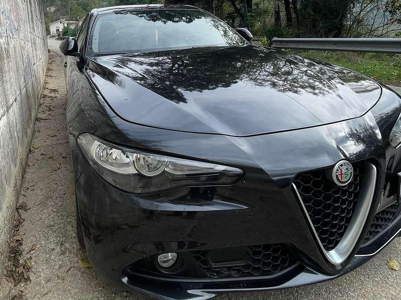 Usata Alfa Romeo Giulia 150 CV (110 kW) 2016 Nero Berlina