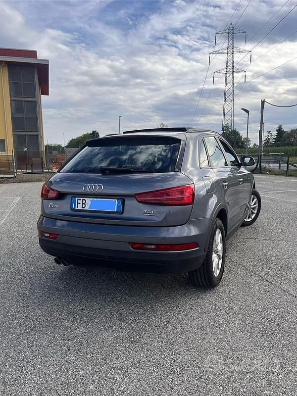 Usata Audi Q3 Design 150 CV (110 kW) 2015 Grigio SUV