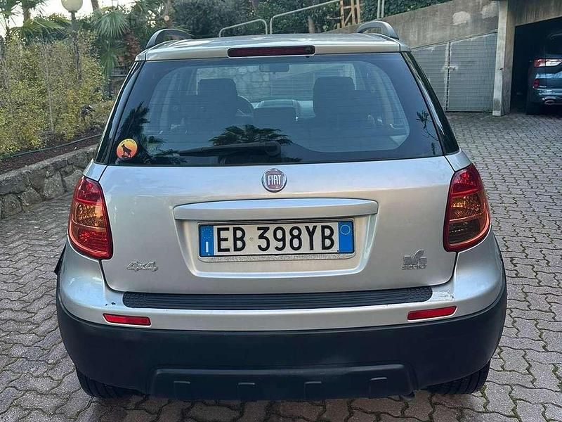 Usata Fiat Sedici Dynamic 135 CV (99 kW) 2010 Argento SUV