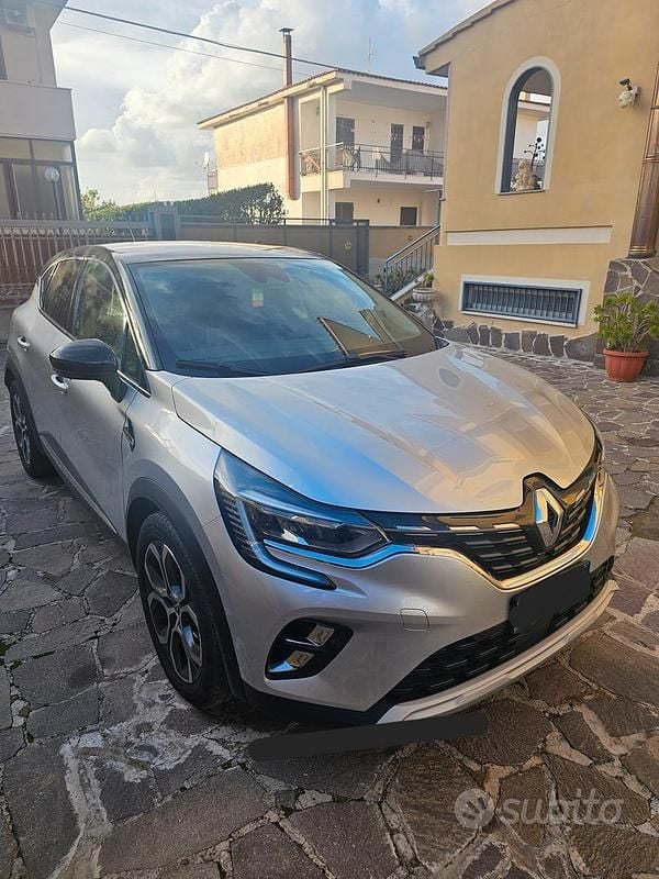 Usata Renault Captur Intens 101 CV (74 kW) 2021 Grigio SUV