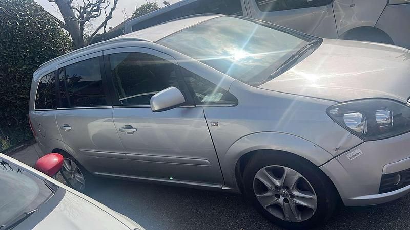 Usata Opel Zafira Innovation 110 CV (80 kW) 2014 Monovolume