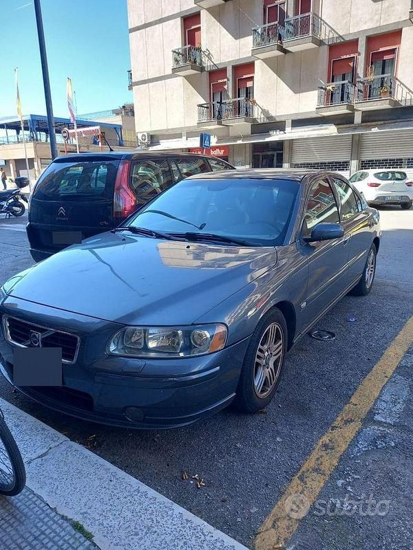 Usata Volvo S60 Momentum 163 CV (119 kW) 2005 Grigio Berlina