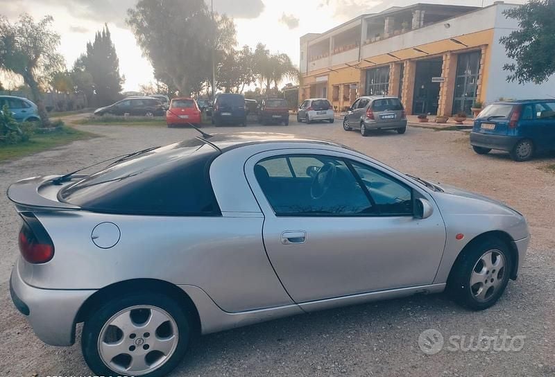 Usata Opel Tigra 90 CV (66 kW) 1999 Grigio Coupé