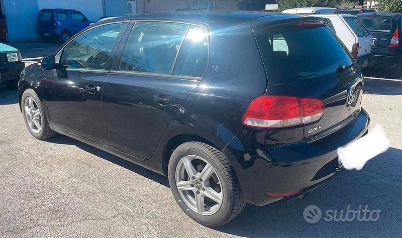 Usata VW Golf VI Comfortline 105 CV (77 kW) 2010 Nero Utilitaria