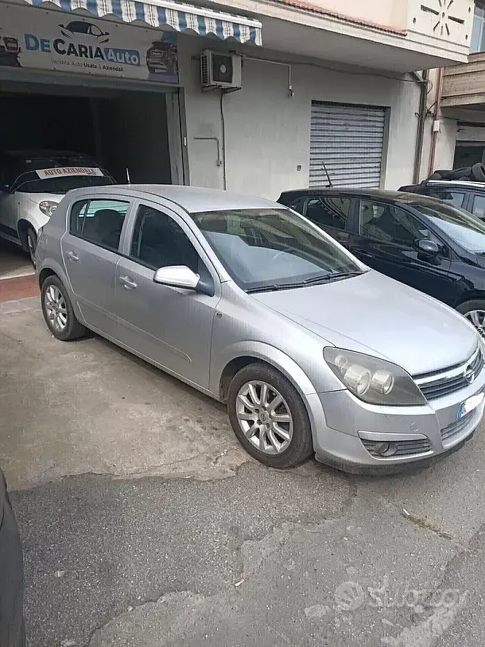 Usata Opel Astra 90 CV (66 kW) 2006 Grigio Berlina