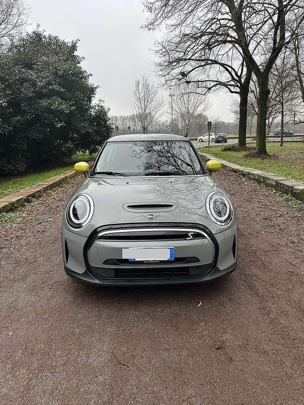Usata Mini Cooper SE 75 kW (102 CV) 2022 Utilitaria