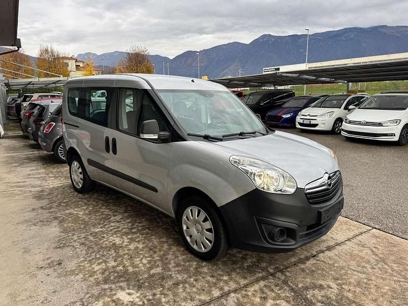 Usata Opel Combo Selective 95 CV (69 kW) 2013 Argento Monovolume