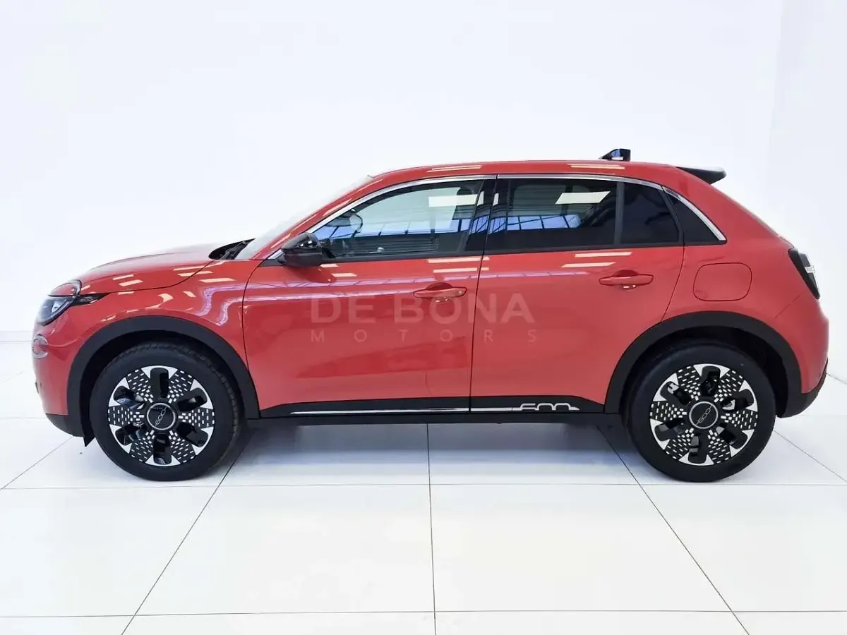 Nuova Fiat 600 La Prima 110 CV (80 kW) 2026 Arancio sole d'italia (metalli SUV
