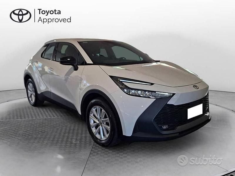 Usata Toyota C-HR Active 223 CV (164 kW) 2025 Bianco SUV