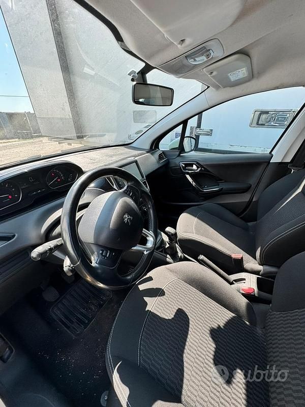 Usata Peugeot 208 102 CV (75 kW) 2019 Bianco Utilitaria