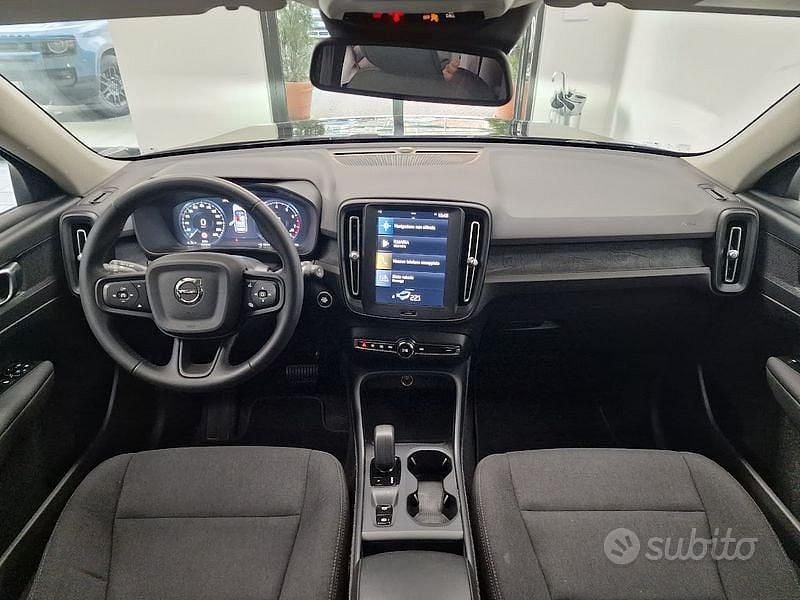 Usata Volvo XC40 129 CV (94 kW) 2022 Nero SUV