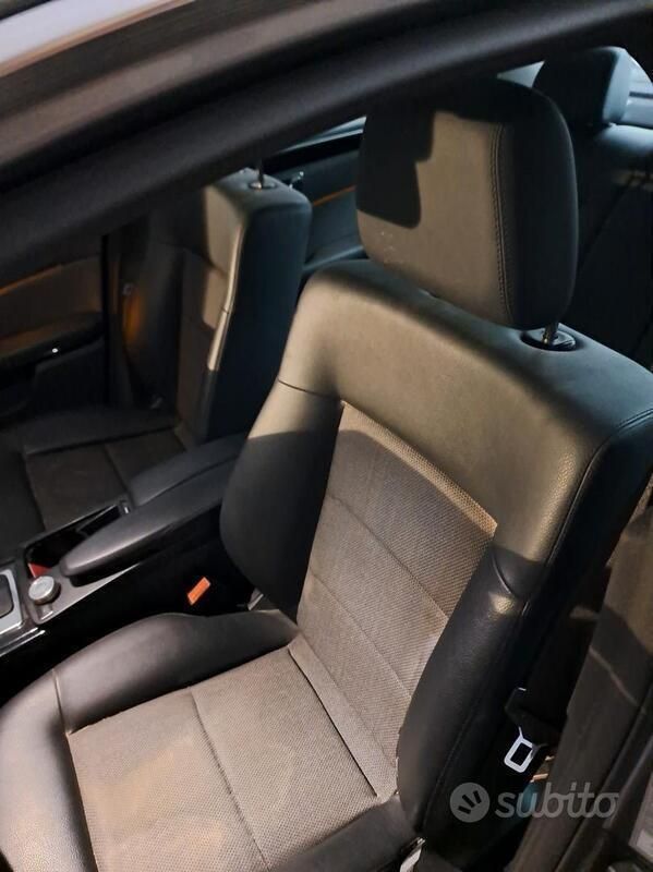 Usata Mercedes C220 Avantgarde 150 CV (110 kW) 2011 Grigio Berlina