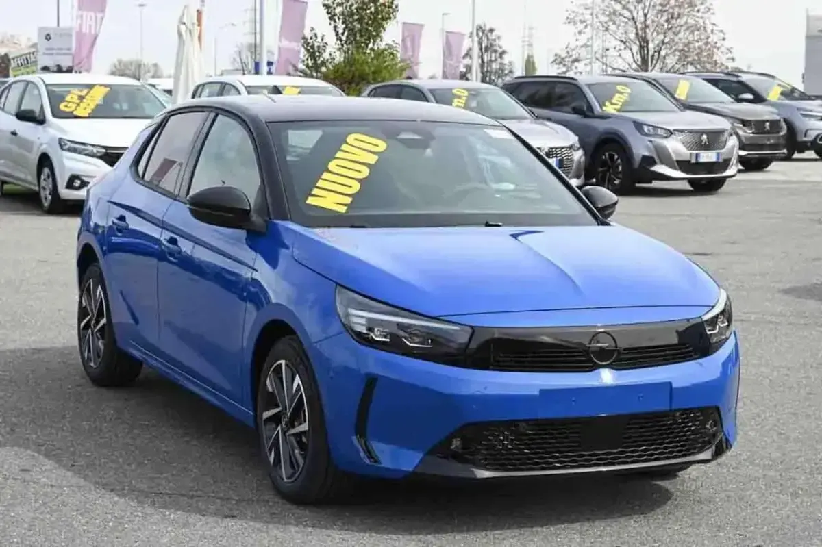 Nuova Opel Corsa Ultimate 101 CV (74 kW) 2026 Blu Utilitaria