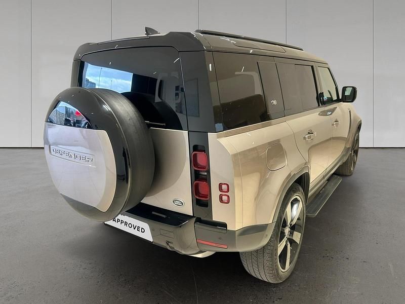 Käytetty Land Rover Defender SE 200 HP (147 kW) 2023 Ruskea Katumaasturi