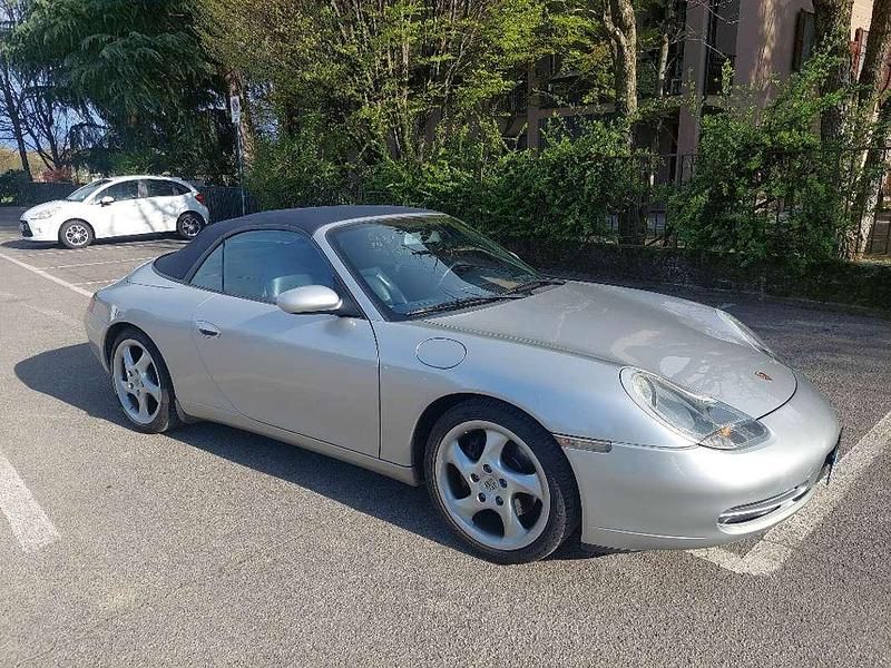 Usata Porsche 911 Carrera Cabriolet 300 CV (220 kW) 2000 Argento Cabrio