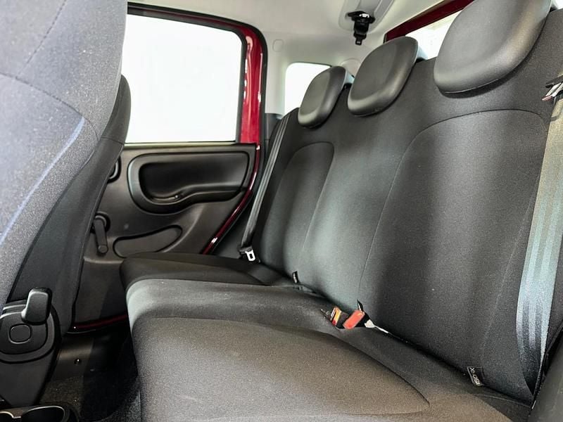 Usata Fiat Panda Cross Cross 70 CV (51 kW) 2024 Rosso Utilitaria