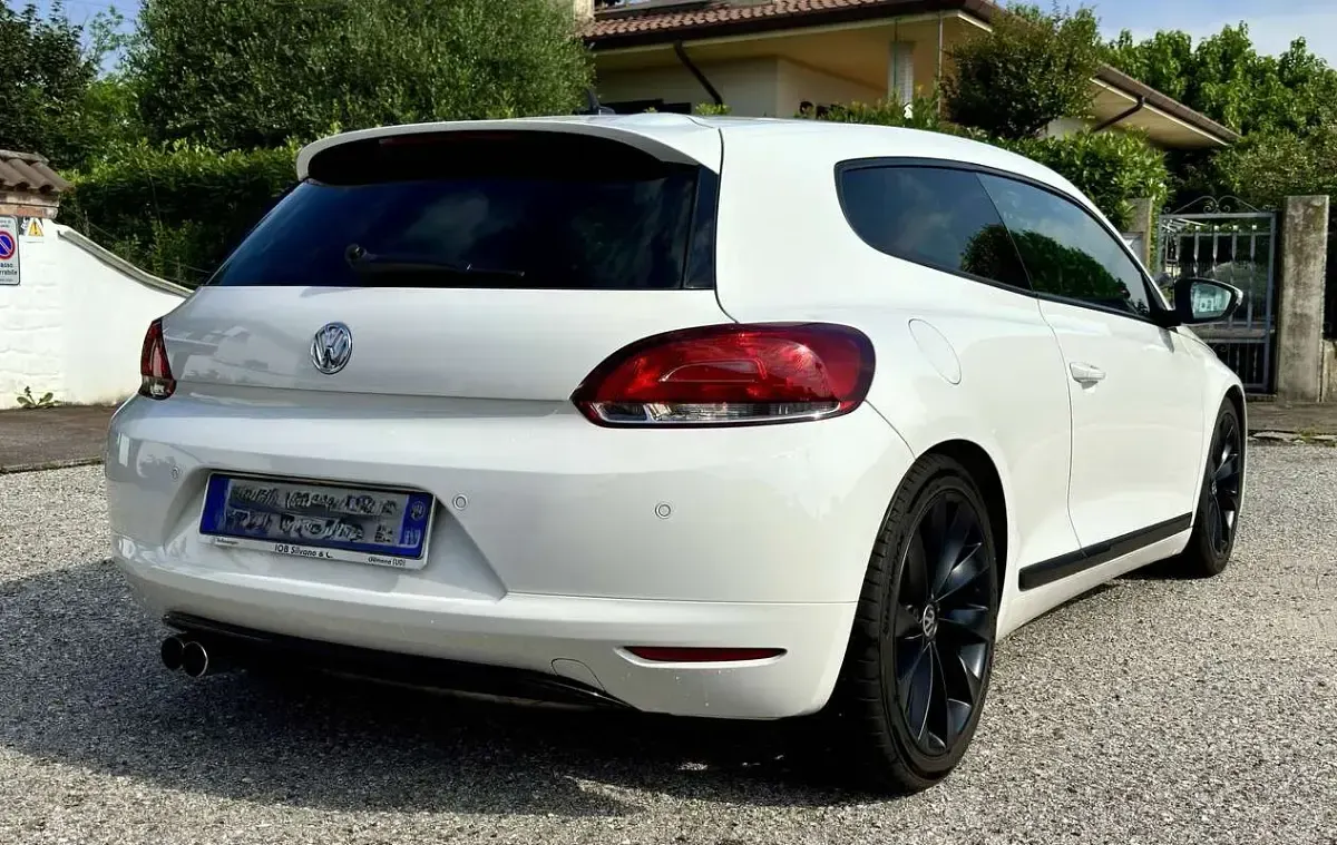 Usata VW Scirocco 200 CV (147 kW) 2009 Bianco Coupé