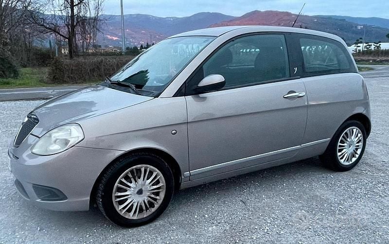 Usata 2007 Lancia Ypsilon Due volumi | 1400 € (Super prezzo) - Immagine 1/4