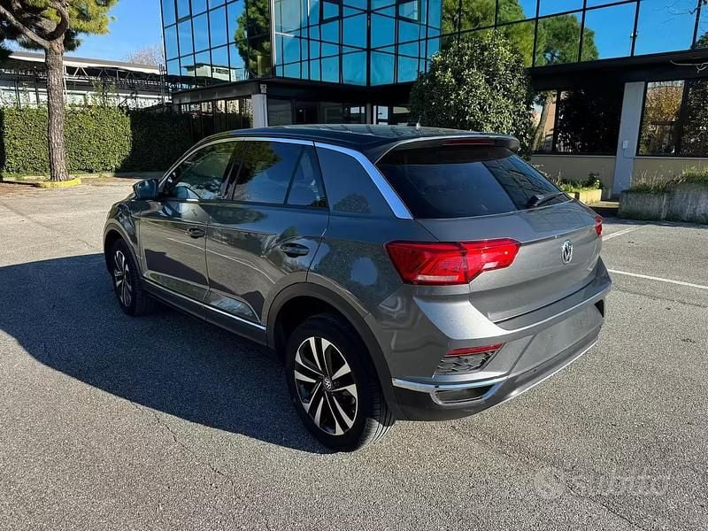 Usado VW T-Roc IQ Drive 116 CV (85 kW) 2019 Gris SUV
