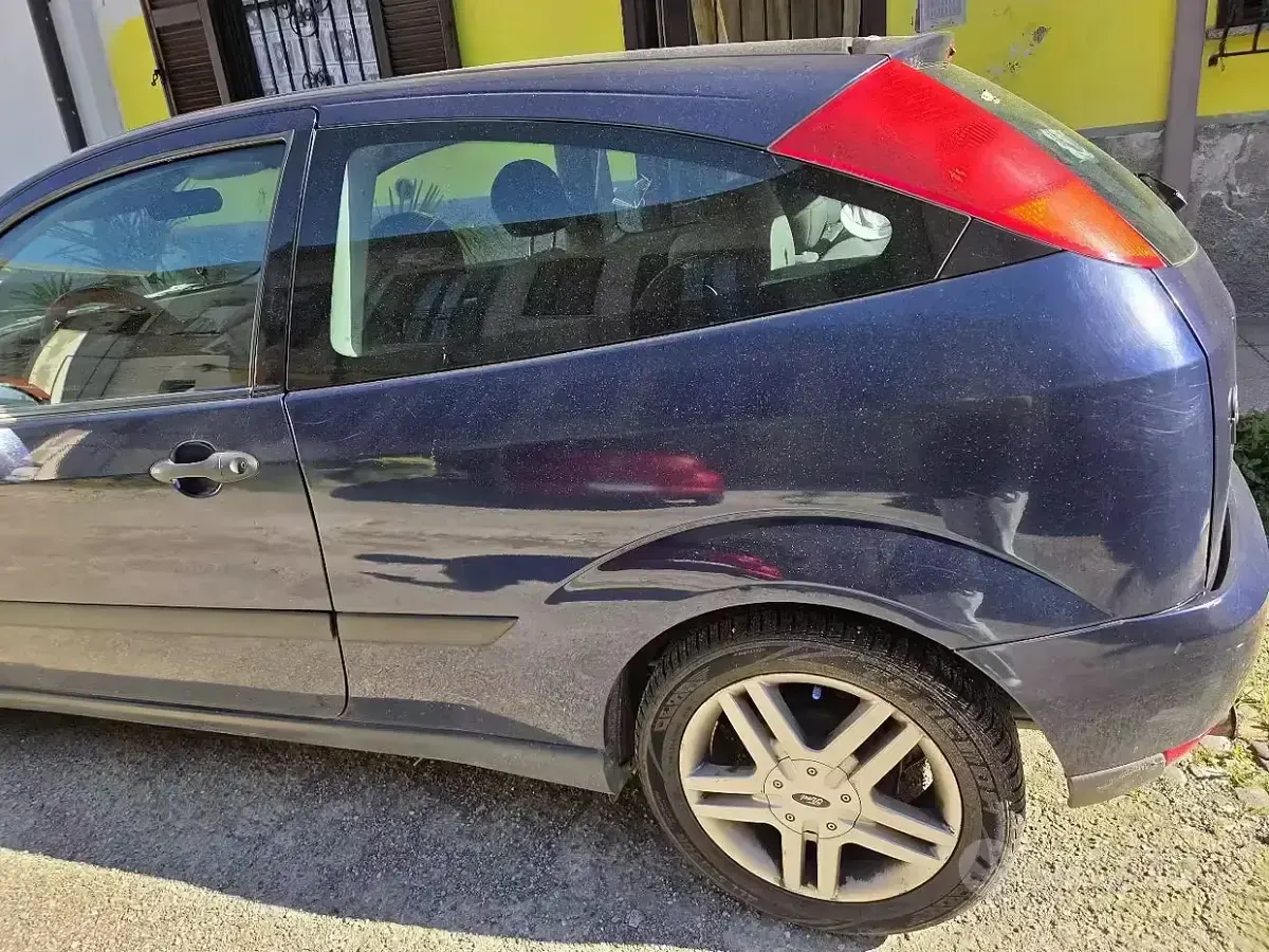 Usata Ford Focus 100 CV (73 kW) 2001 Berlina