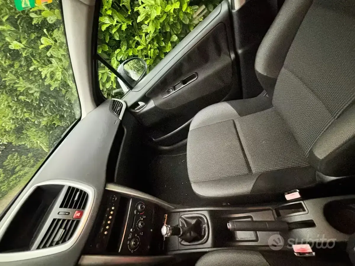 Usata Peugeot 207 73 CV (53 kW) 2012 Bianco Berlina