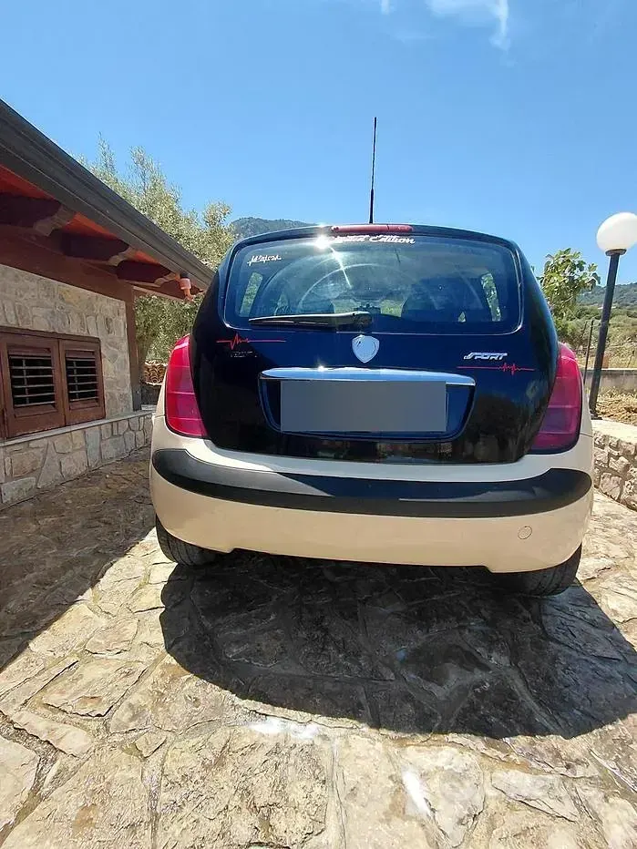 Usata Lancia Ypsilon 69 CV (50 kW) 2004 Utilitaria