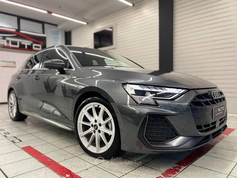 Usata Audi A3 S-Line 150 CV (110 kW) 2025 Gray Berlina
