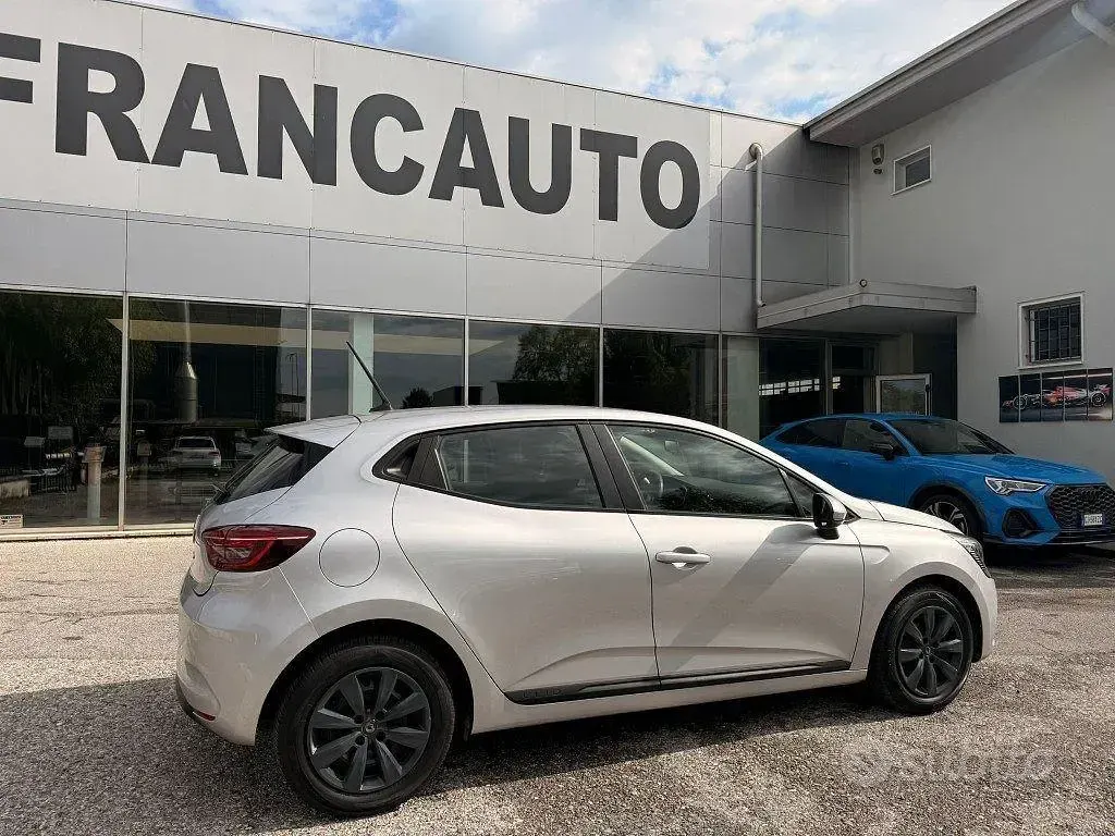 Usata Renault Clio V Life 65 CV (47 kW) 2020 Grigio Berlina