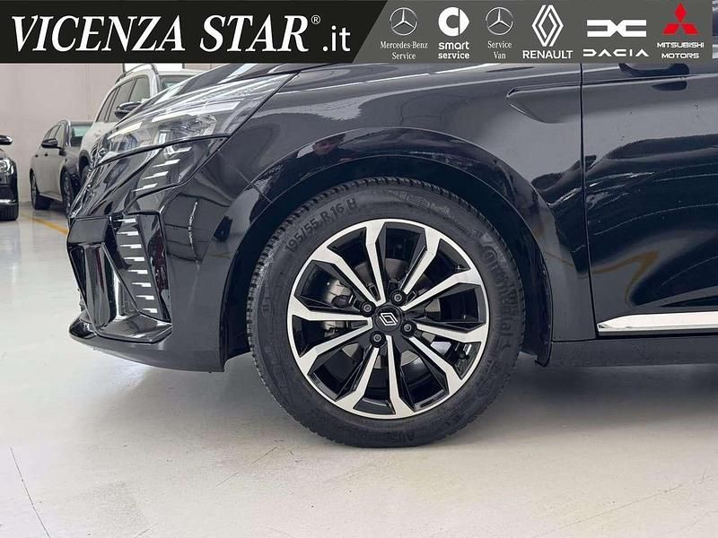 Usata Renault Clio V Techno 90 CV (66 kW) 2025 Nero etoile Berlina