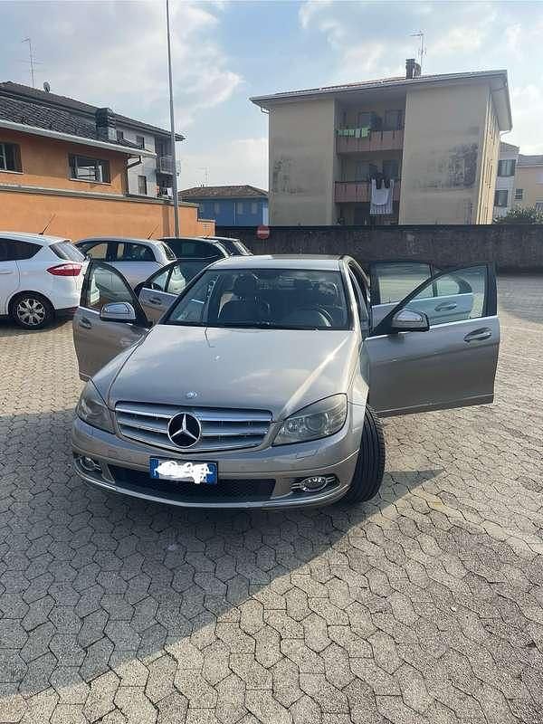 Usata Mercedes C220 Avantgarde 170 CV (125 kW) 2007 Berlina