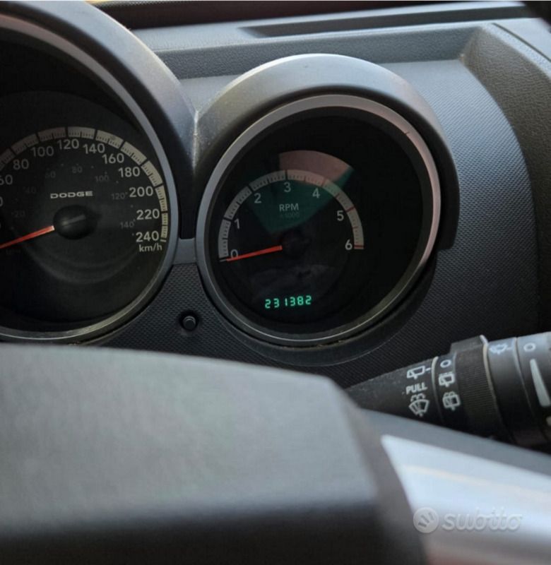 Usata Dodge Nitro 177 CV (130 kW) 2010 Grigio SUV