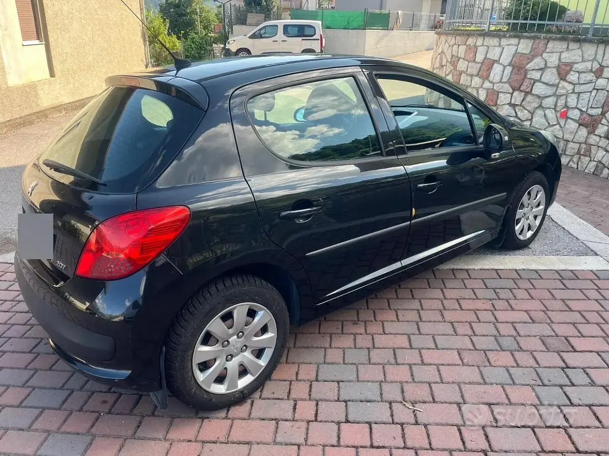 Usata Peugeot 207 75 CV (55 kW) 2007 Nero Berlina