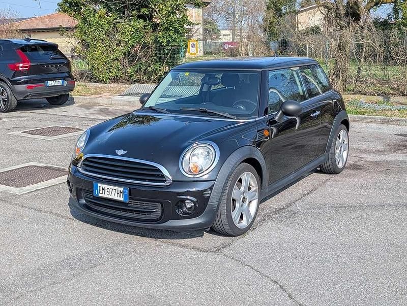 Usata Mini ONE 75 CV (55 kW) 2011 Nero Utilitaria