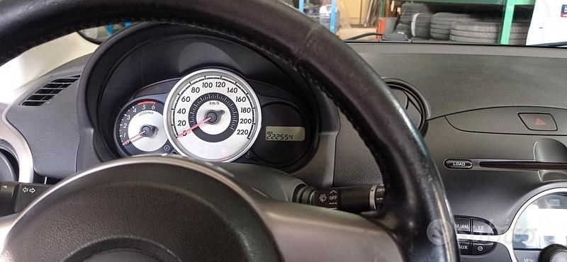 Usata Mazda 2 68 CV (50 kW) 2008 Marrone Utilitaria