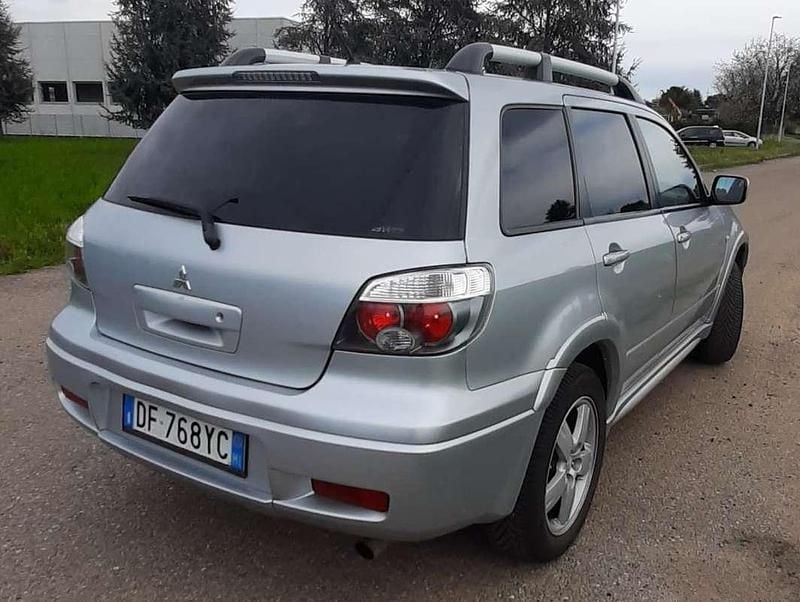 Usata Mitsubishi Outlander 136 CV (100 kW) 2007 Argento SUV