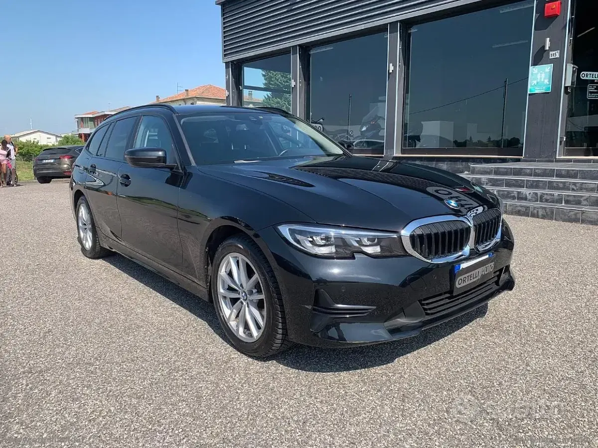 Usata BMW 318 Advantage 150 CV (110 kW) 2022 Nero Station wagon