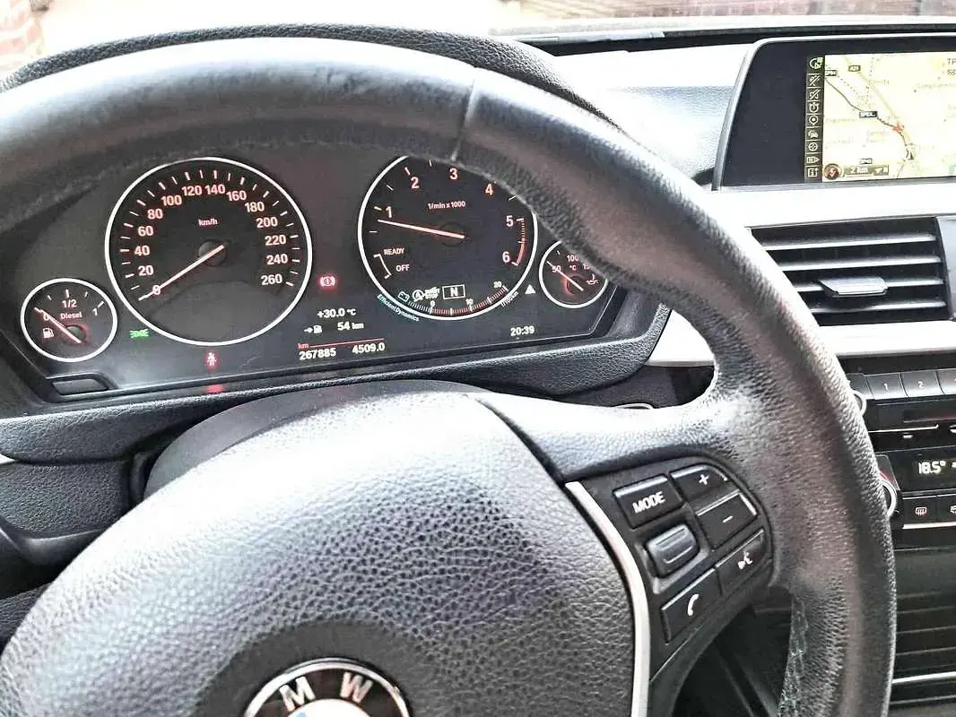 Usata BMW 318 150 CV (110 kW) 2016 Grigio Station wagon