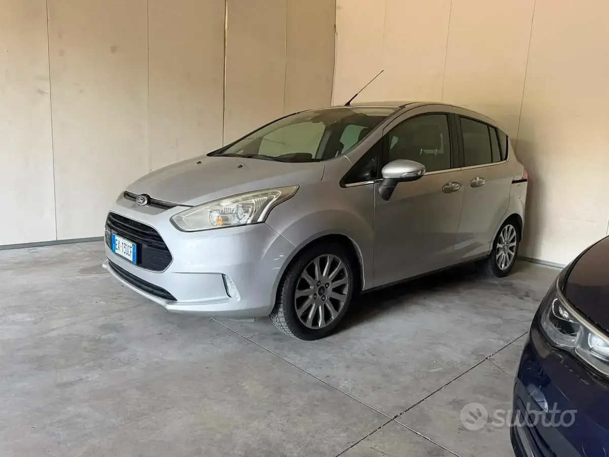 Usata Ford B-MAX Business Edition 90 CV (66 kW) 2014 Marrone Monovolume