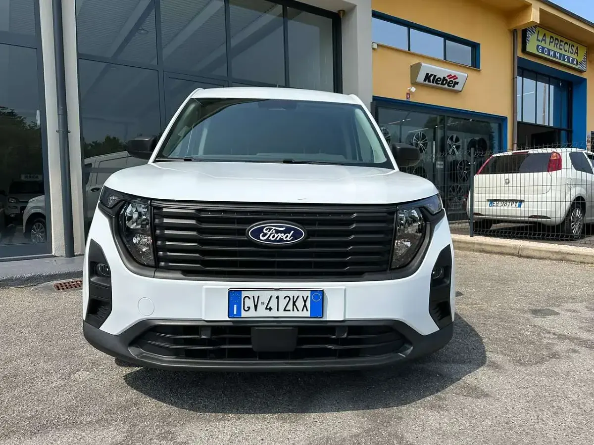Usata Ford Transit Courier Trend 99 CV (72 kW) 2024 Frozen white Furgone