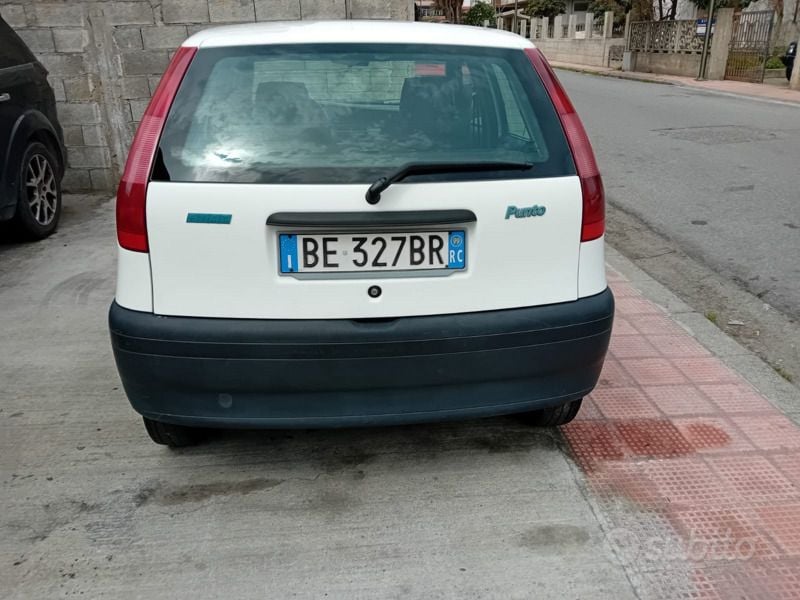 Bianco Usata 1999 Fiat Punto Star Due volumi | 3000 € - Immagine 1/4