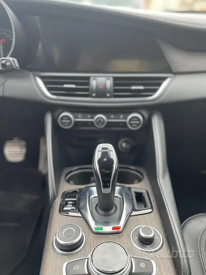Usata Alfa Romeo Giulia Ti 190 CV (139 kW) 2020 Nero Berlina