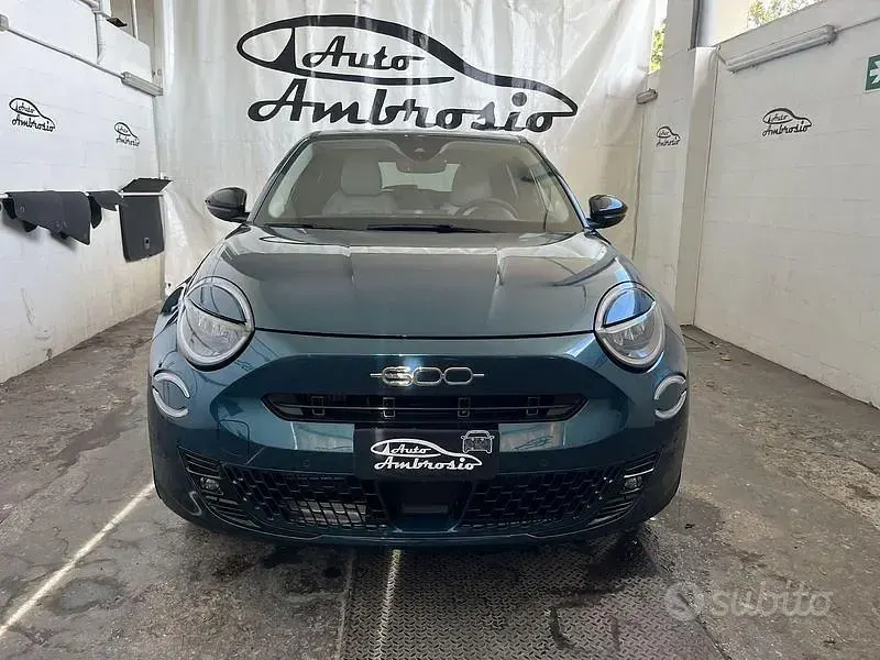 Usata Fiat 600 La Prima 101 CV (74 kW) 2025 Blu/azzurro SUV