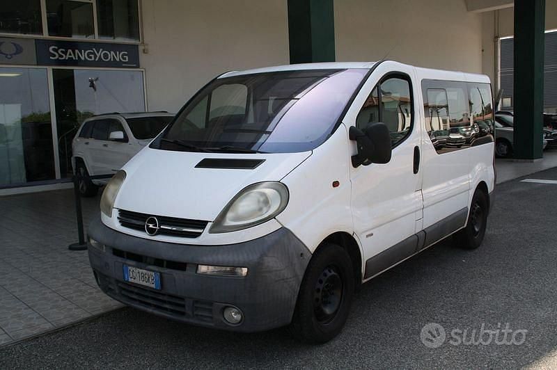 Usata Opel Vivaro 2003 Bianco Monovolume