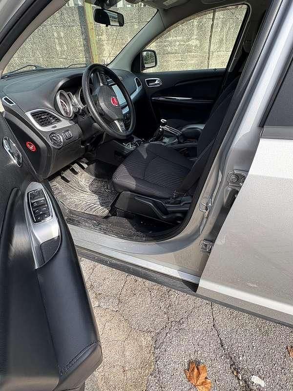 Usata Fiat Freemont 140 CV (102 kW) 2012 Argento SUV