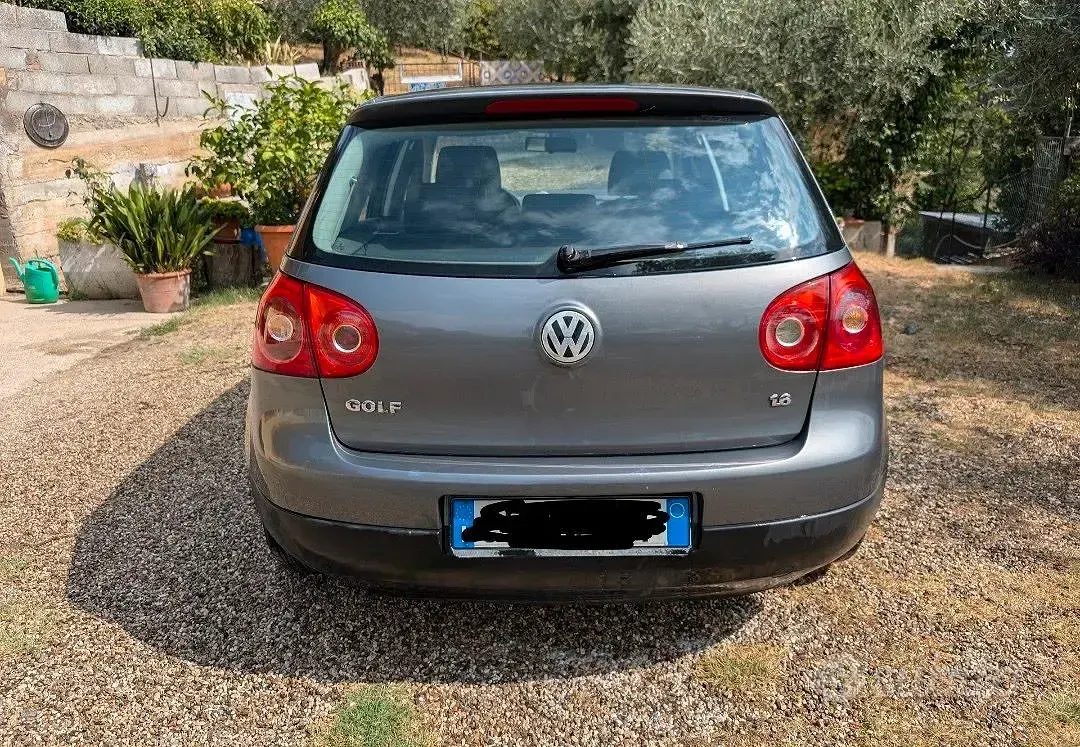 Usata VW Golf IV 102 CV (75 kW) 2005 Grigio Berlina