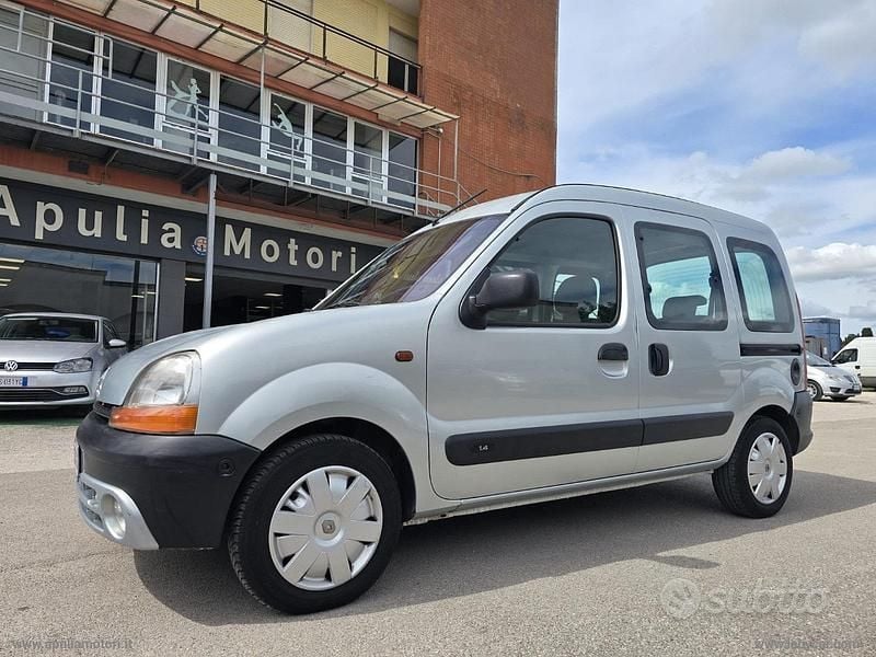 Usata Renault Kangoo 75 CV (55 kW) 2002 Grigio Monovolume