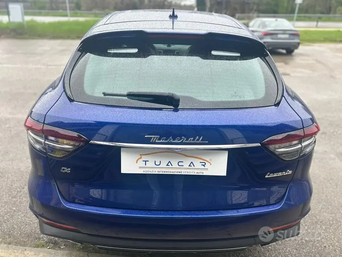 Usata Maserati Levante 275 CV (202 kW) 2018 Blu SUV