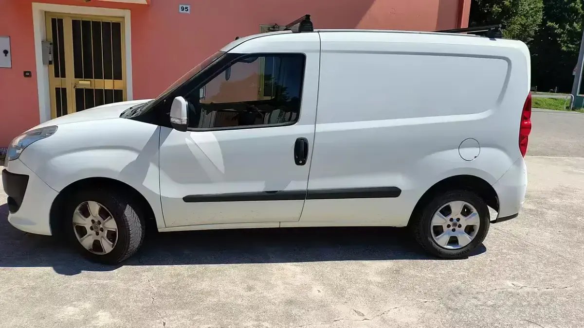 Usata Fiat Doblò Active 90 CV (66 kW) 2010 Bianco Monovolume