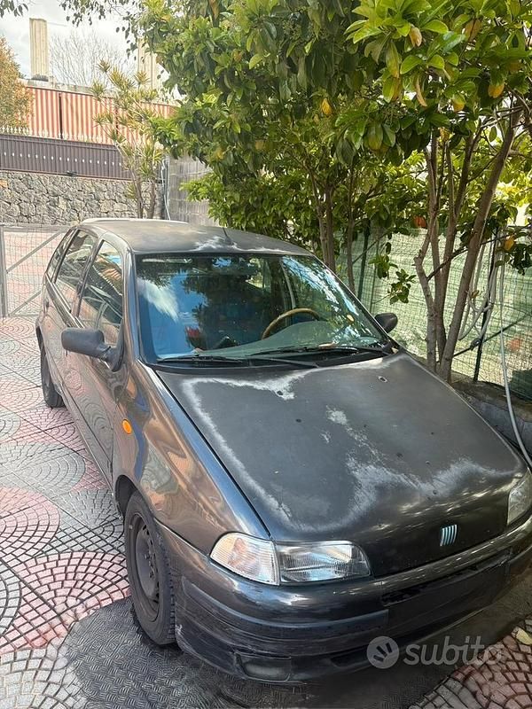 Usata Fiat Punto 57 CV (41 kW) 2004 Grigio Utilitaria
