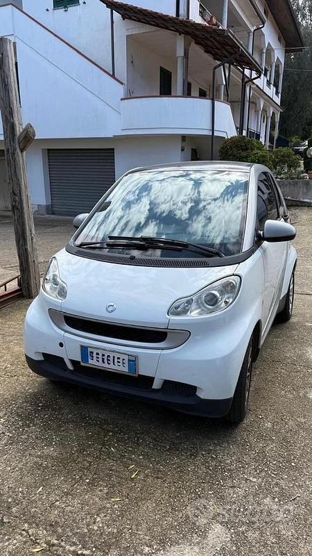 Usata 2009 Smart ForTwo Coupé Utilitaria | 5500 € (Buon prezzo) - Immagine 1/4